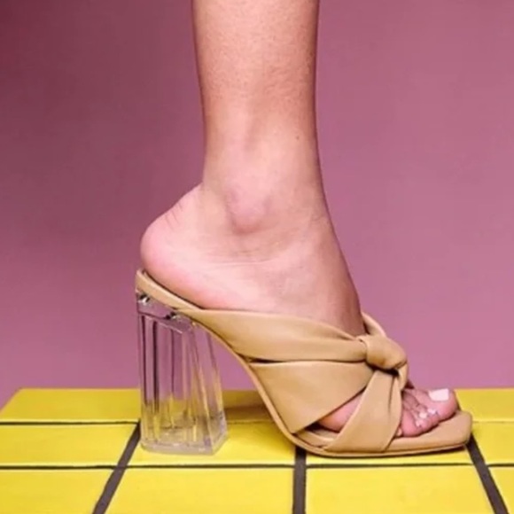 ✅Deltan Kira Puffy Leather Square Toe Sandals w/ Acrylic Clear Heel - Picture 7 of 7